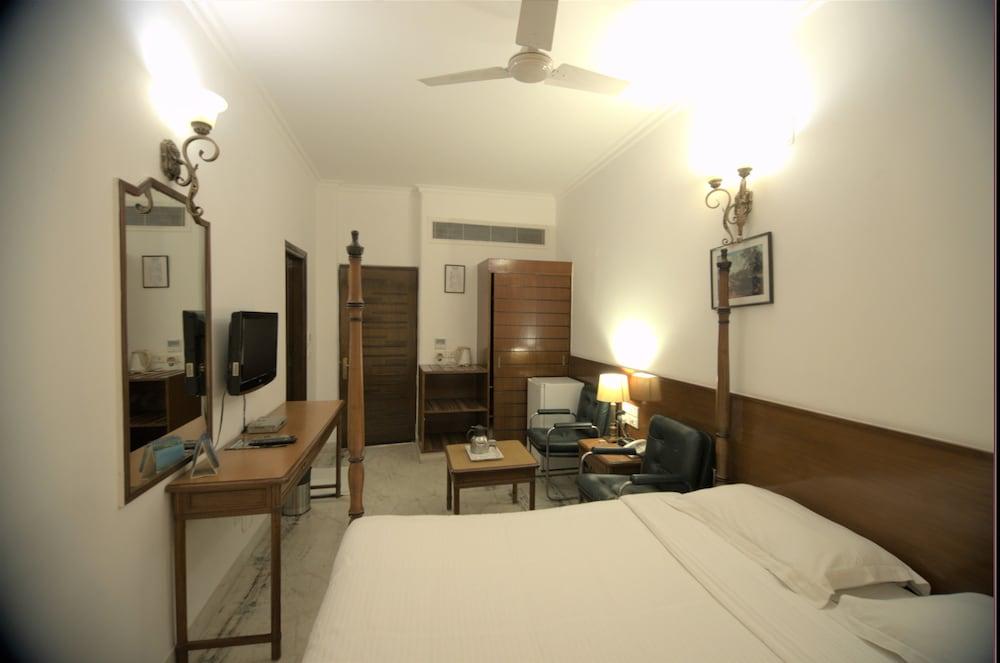 Hotel Palm Greens Nuova Delhi Esterno foto