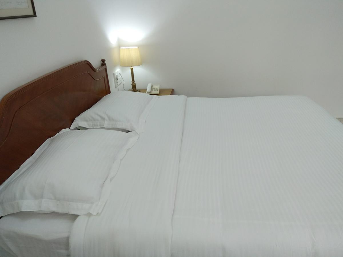 Hotel Palm Greens Nuova Delhi Esterno foto