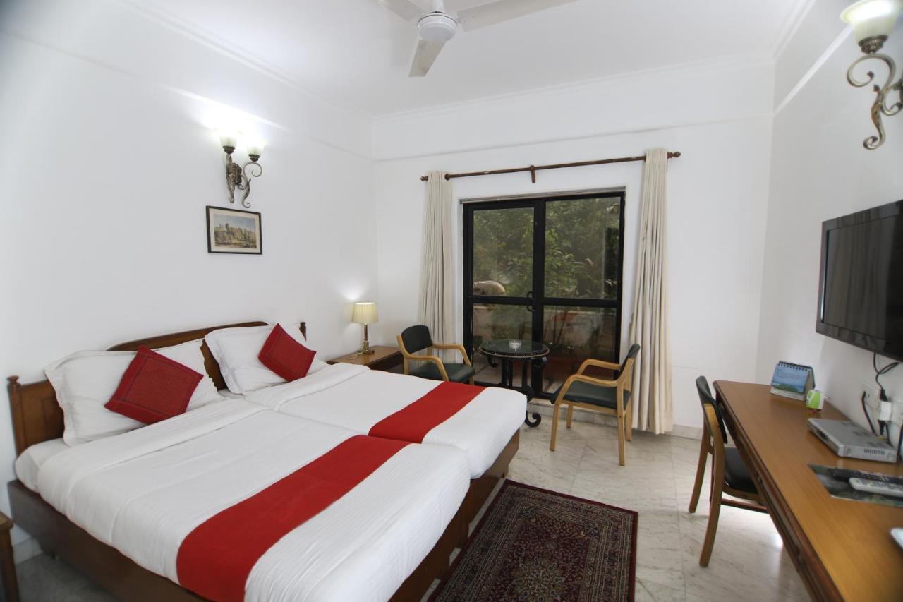 Hotel Palm Greens Nuova Delhi Esterno foto