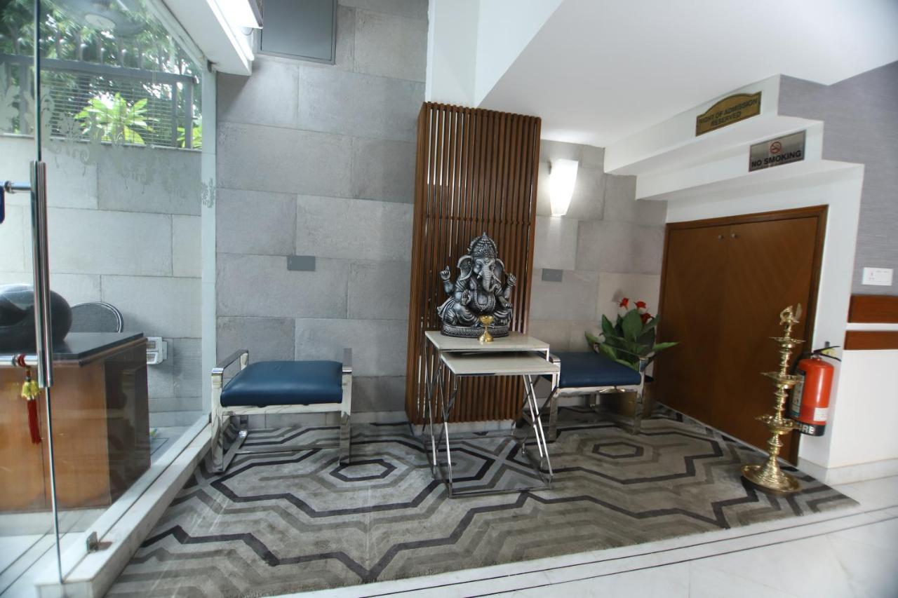 Hotel Palm Greens Nuova Delhi Esterno foto